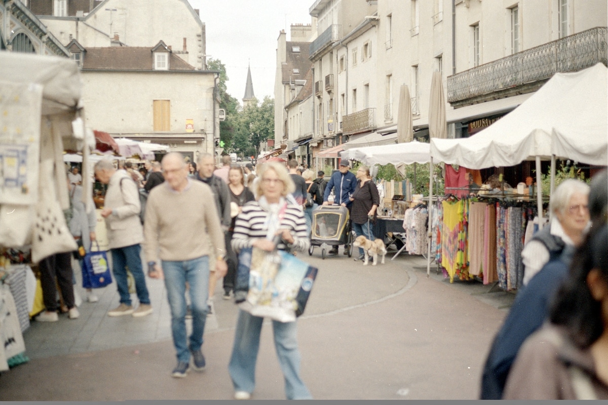 Un samedi matin à Dijon, entre Halles et brocante