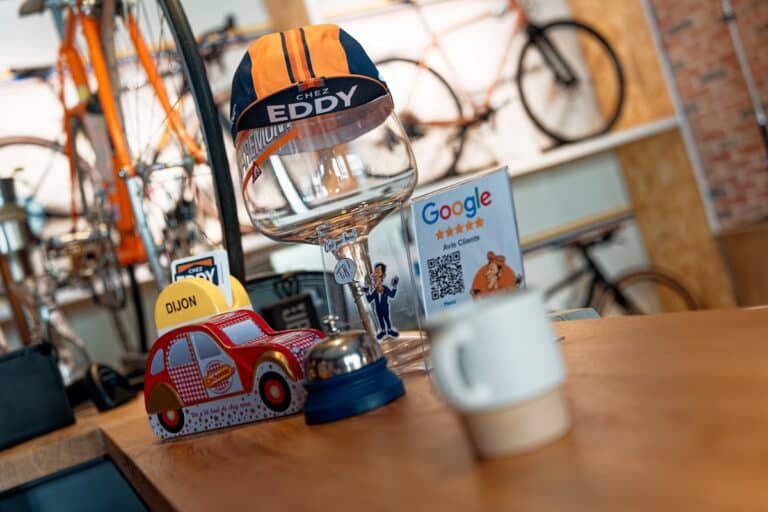 Un reportage photo au café vélo “Chez Eddy”, rue Monge à Dijon